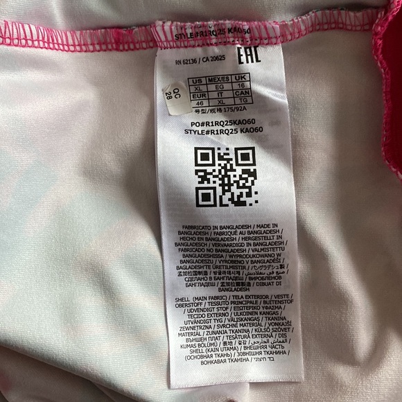 GUESS Sweatshirt - Picture 4 of 6